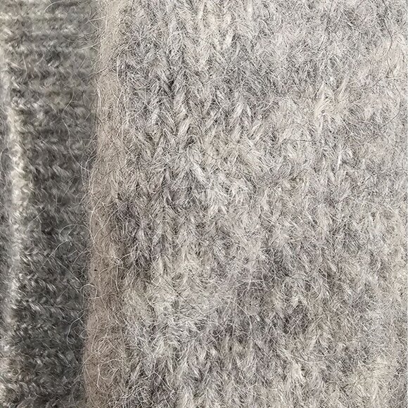 Aritzia Little Moon Snowdrop Alpaca Mohair V-neck Sweater 19.5" Ptp - Picture 8 of 13